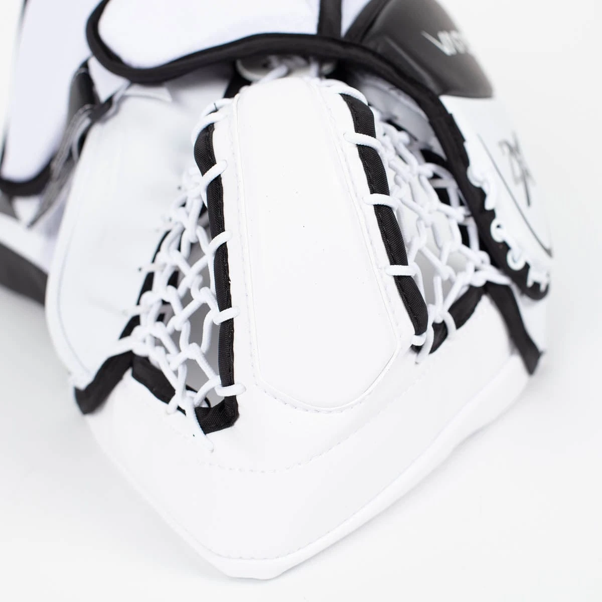 Bauer Vapor 2X Senior Goalie Catcher 9 Bauer Vapor 2X Senior Goalie Catcher - Image 7