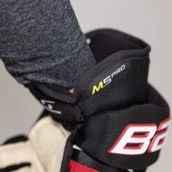 Bauer Supreme M5 Pro Senior Hockey Gloves -Hockey Equipment bauer gloves bauer supreme m5 pro senior hockey gloves 30400473202754