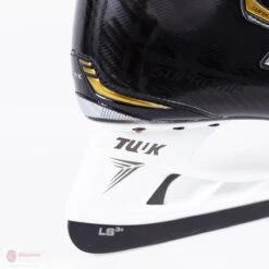 Bauer Supreme Matrix Junior Hockey Skates (2018) -Hockey Equipment bauer hockey skates bauer supreme matrix junior hockey skates 2018 4566203957314