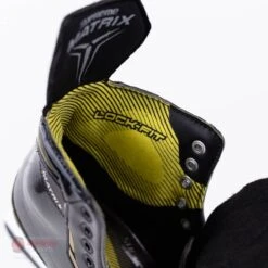 Bauer Supreme Matrix Junior Hockey Skates (2018) -Hockey Equipment bauer hockey skates bauer supreme matrix junior hockey skates 2018 4566204383298