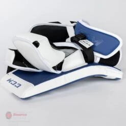 CCM Extreme Flex E5.5 Junior Goalie Blocker -Hockey Equipment ccm blockers ccm extreme flex e5 5 junior goalie blocker 27988469383234