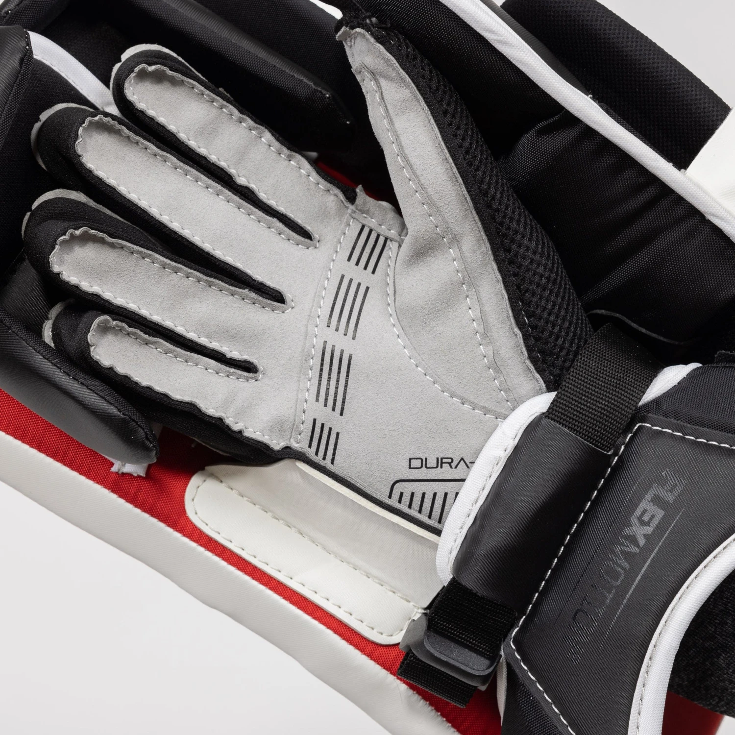 CCM Extreme Flex E6.9 Intermediate Goalie Blocker 11 CCM Extreme Flex E6.9 Intermediate Goalie Blocker - Image 9