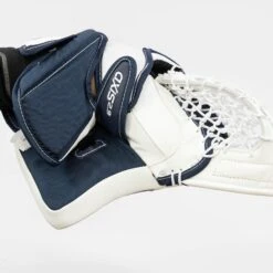 CCM Axis 2.9 Intermediate Goalie Catcher -Hockey Equipment ccm catchers ccm axis 2 9 intermediate goalie catcher 29106115215426