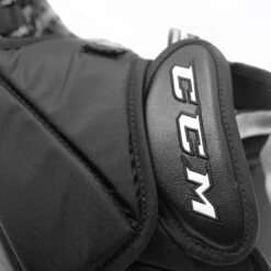 CCM Extreme Flex 5 Senior Goalie Catcher - 580 Break Angle -Hockey Equipment ccm catchers ccm extreme flex 5 senior goalie catcher 580 break angle 28808150417474