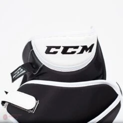CCM Extreme Flex E4.9 Intermediate Goalie Catcher - Source Exclusive -Hockey Equipment ccm catchers ccm extreme flex e4 9 intermediate goalie catcher source exclusive 5323903139906