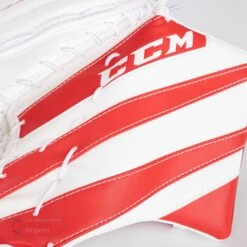 CCM Extreme Flex E5.5 Youth Goalie Catcher -Hockey Equipment ccm catchers ccm extreme flex e5 5 youth goalie catcher 27972558979138