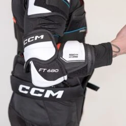 CCM Jetspeed FT680 Senior Hockey Elbow Pads -Hockey Equipment ccm elbow pads ccm jetspeed ft680 senior hockey elbow pads 30397953343554