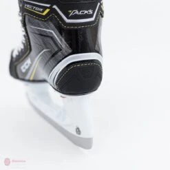 CCM Tacks Vector Junior Skates (2018) 26 CCM Tacks Vector Junior Skates (2018) -Hockey Equipment ccm hockey skates ccm tacks vector junior skates 2018 4566185836610