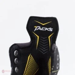 CCM Tacks Vector Junior Skates (2018) 32 CCM Tacks Vector Junior Skates (2018) -Hockey Equipment ccm hockey skates ccm tacks vector junior skates 2018 4566186000450