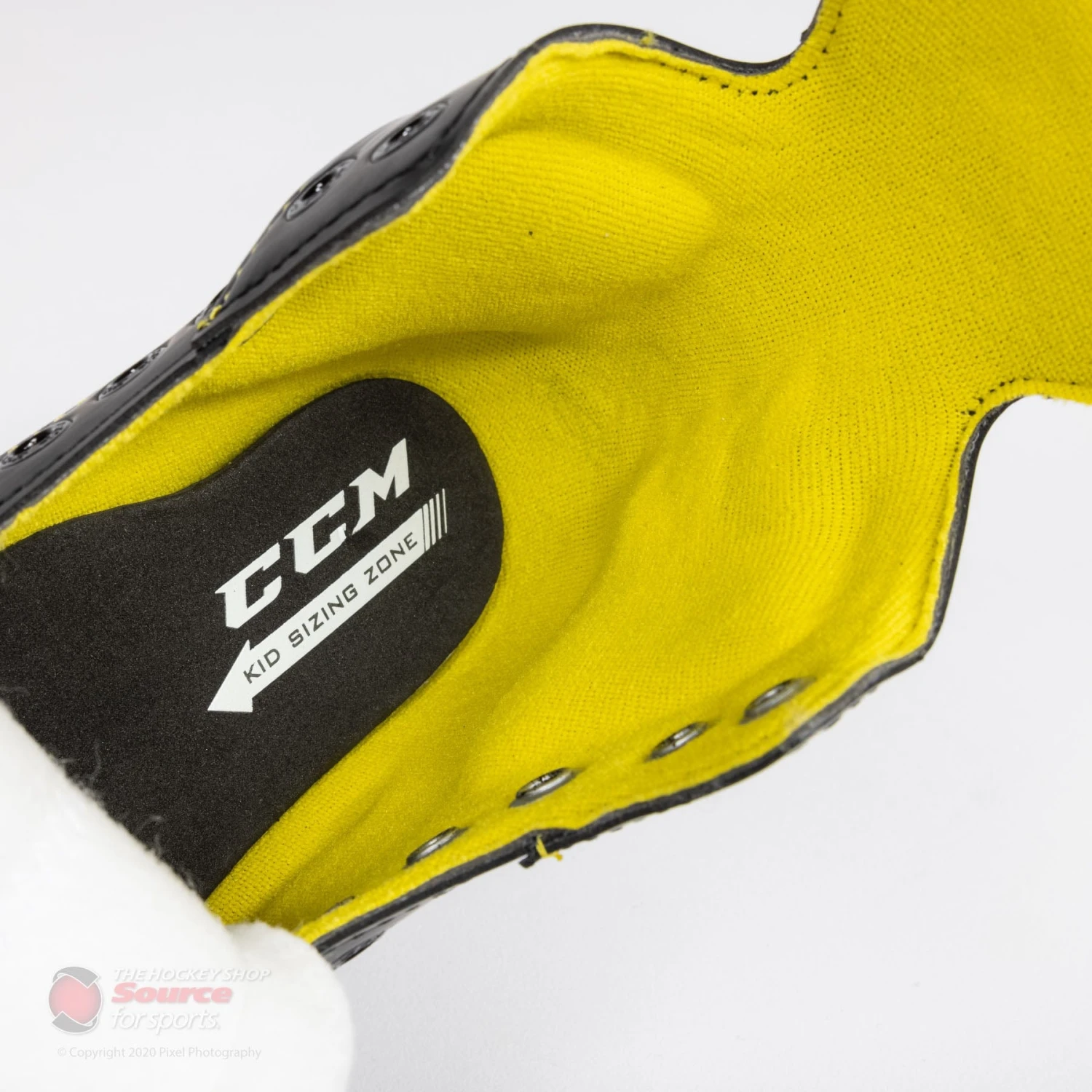 CCM Super Tacks 9350R Youth Roller Hockey Skates 15 CCM Super Tacks 9350R Youth Roller Hockey Skates - Image 13