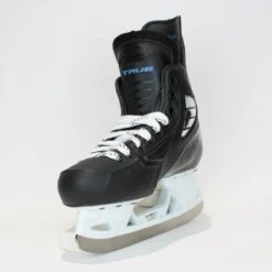 TRUE Player Junior Hockey Skates - Pro Stock - VH Holder - Size 5 -Hockey Equipment true hockey skates true player junior hockey skates pro stock vh holder size 5 5 r standard 15186600394818