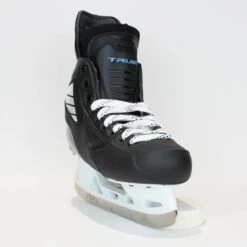 TRUE Player Junior Hockey Skates - Pro Stock - VH Holder - Size 5 -Hockey Equipment true hockey skates true player junior hockey skates pro stock vh holder size 5 5 r standard 15186600427586