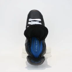 TRUE Player Junior Hockey Skates - Pro Stock - VH Holder - Size 5 -Hockey Equipment true hockey skates true player junior hockey skates pro stock vh holder size 5 5 r standard 15186600460354