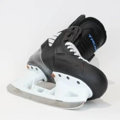 TRUE Player Junior Hockey Skates - Pro Stock - VH Holder - Size 5 -Hockey Equipment true hockey skates true player junior hockey skates pro stock vh holder size 5 5 r standard 15186600493122