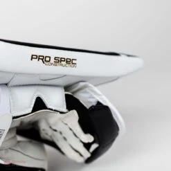 Vaughn Ventus SLR2 Pro Carbon Senior Goalie Blocker 22 Vaughn Ventus SLR2 Pro Carbon Senior Goalie Blocker -Hockey Equipment vaughn blockers vaughn ventus slr2 pro carbon senior goalie blocker 5312866517058