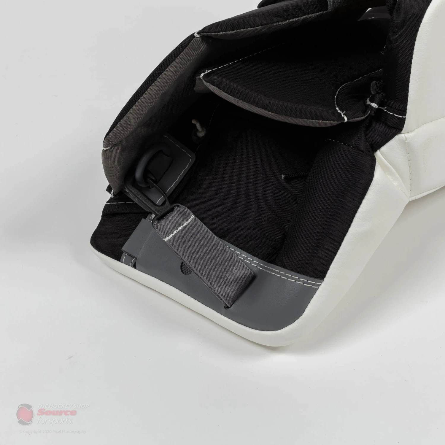 Warrior Ritual G5 Youth Goalie Leg Pads 10 Warrior Ritual G5 Youth Goalie Leg Pads - Image 8